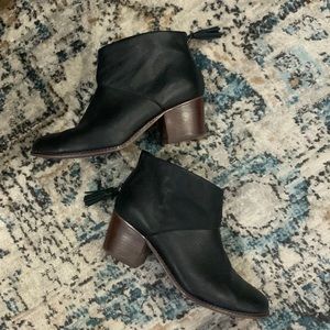 Real Leather TOMS booties ❤️